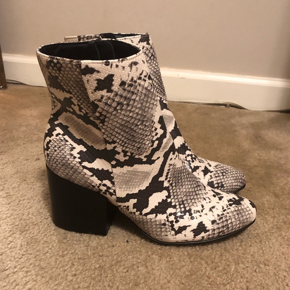 madden girl snake boots